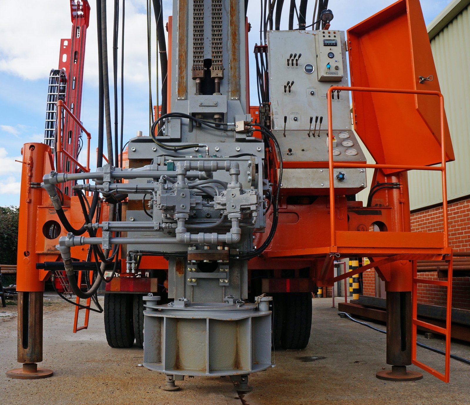 Drill Rigs - Crawler Carriers - Drilling Equipment - Rubber Track Carriers